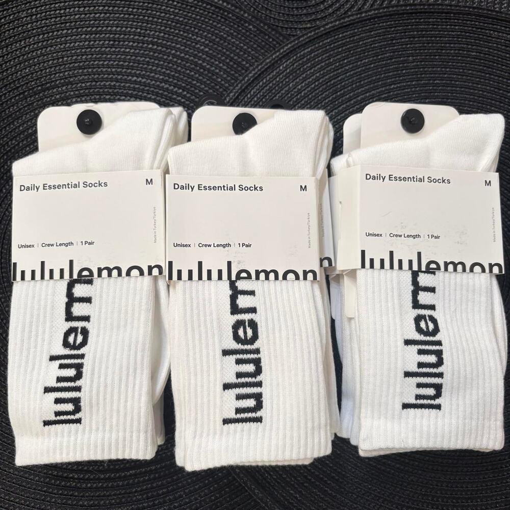 Lululemon white socks size m